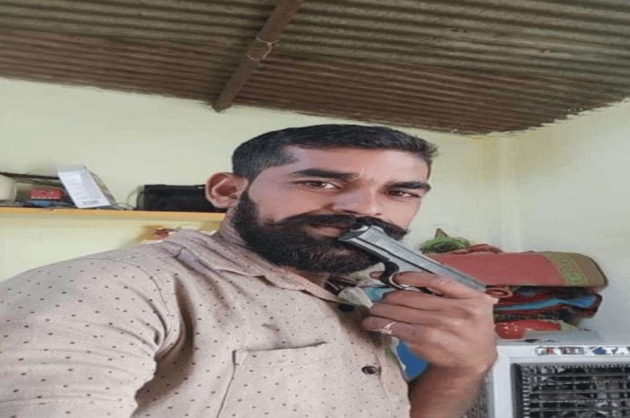 Sagar Crime News: लूट और रेप मामले में फरार चल रहा कुख्यात बदमाश विष्णु गुर्जर गिरफ्तार, एक आरोपी फरार