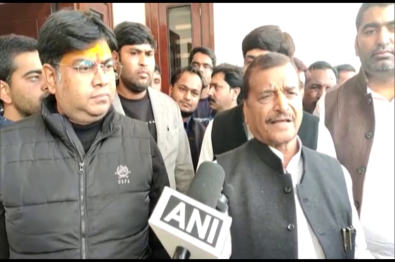 शिवपाल यादव ने योगी सरकार पर लगाए गंभीर आरोप, कहा- परिवार पर ड्रोन से रखी जा रही है नजर
