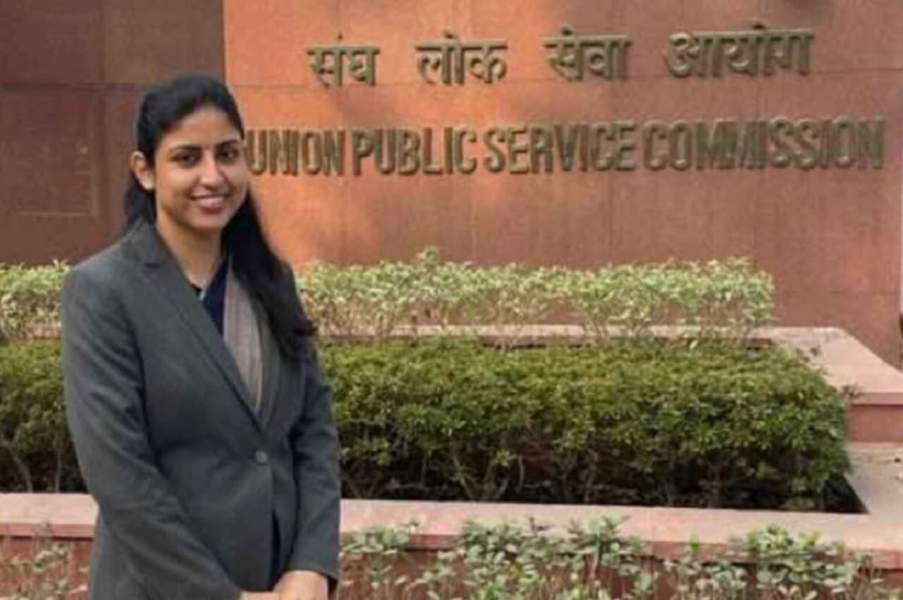 UPSC ISS Result 2022: सास-ननदों ने बच्चे को संभाला, दुखों के बाद पति ने दिया हौसला, टॉपर शालिनी शेखावत ने सुनाई सफलता की कहानी