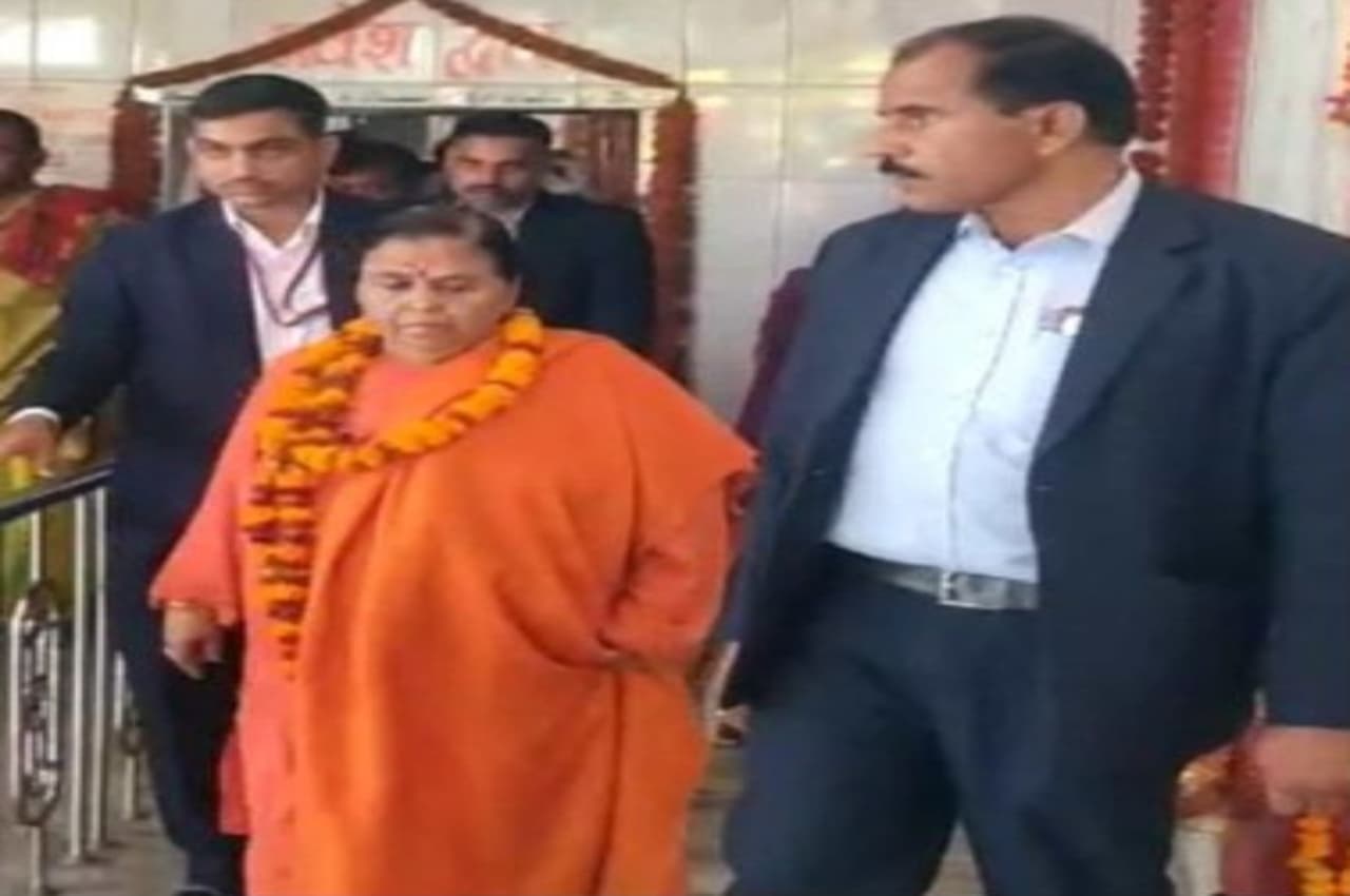 Bilaspur News: उमा भारती पहुंचीं रतनपुर, मां महामाया मंदिर में किए दर्शन