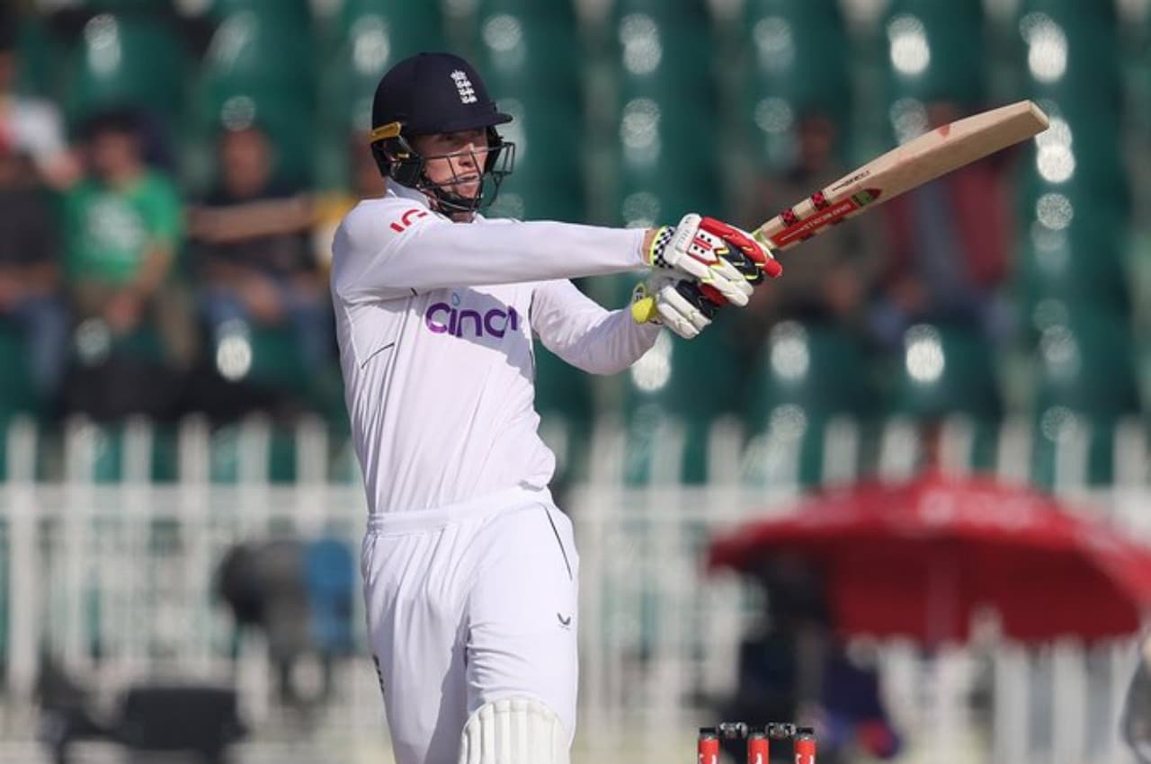 PAK vs ENG 1st Test: टी20 की तरह बल्लेबाजी कर रही इंग्लैंड...लंच तक ठोक डाले 174 रन...देखें स्कोरकार्ड