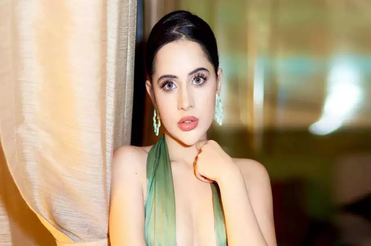 Urfi Javed: 'पुलिस हिरासत' मामले पर उर्फी ने तोड़ी चुप्पी, बोलीं- इस वजह से आई थी दुबई पुलिस