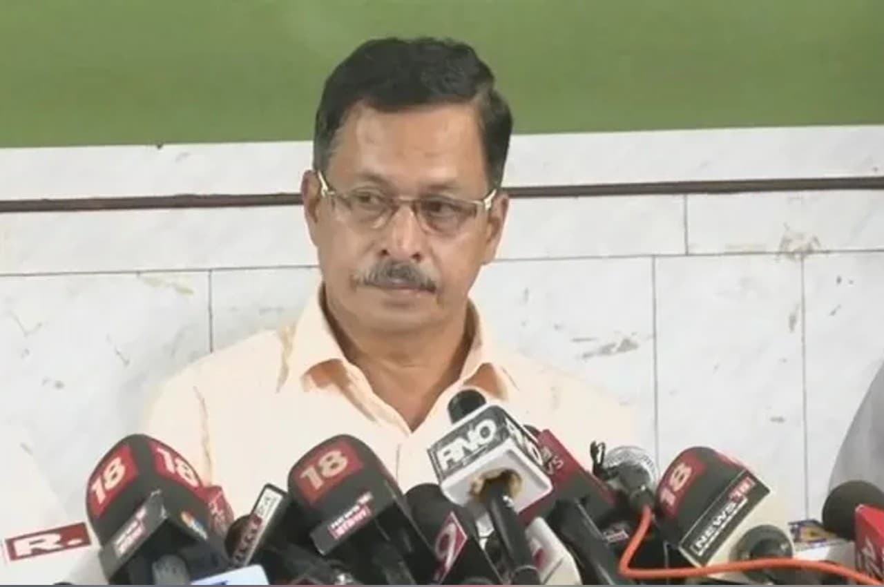 Shraddha Murder Case: श्रद्धा वाकर के पिता का पुलिस पर बड़ा आरोप, बोले- मदद की होती तो मेरी बेटी जिंदा होती