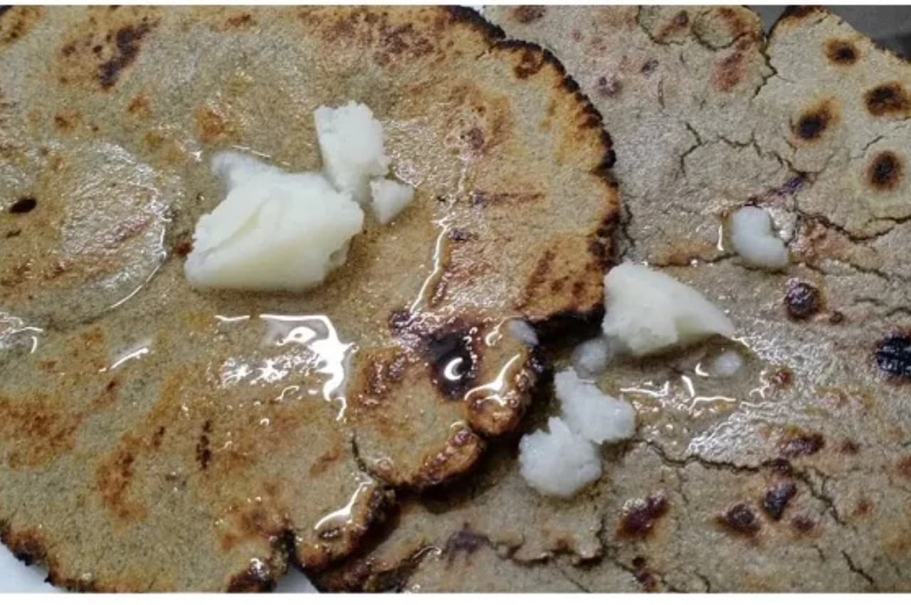 बाजरे की रोटी बनानी है, चकला-बेलन की जरूरत नहीं, यहां जानें बनाने का तरीका