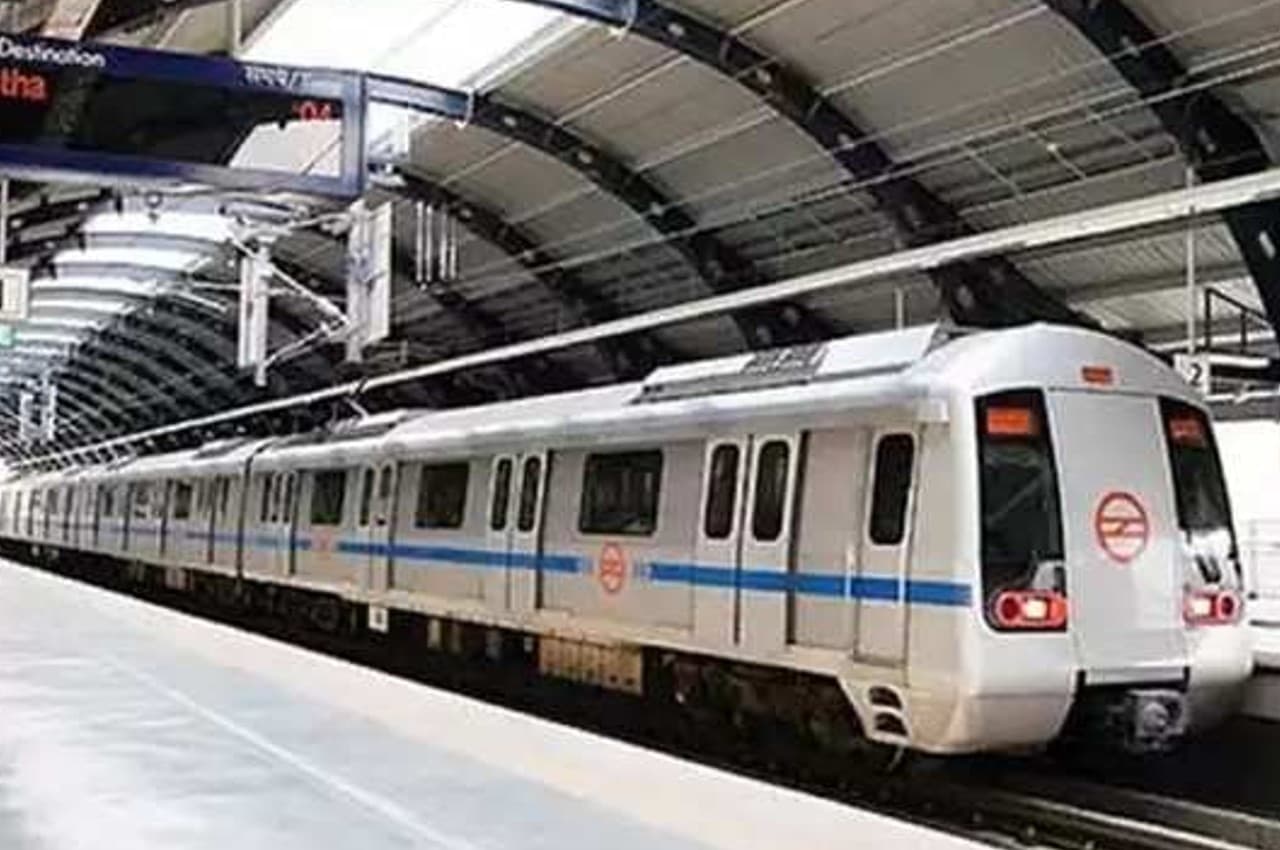 Noida New Metro Line: नोएडा मेट्रो की शुरू होने वाली है नई लाइन! बीच में आएंगे 8 स्टेशन, इन लोगों का होगा फायदा