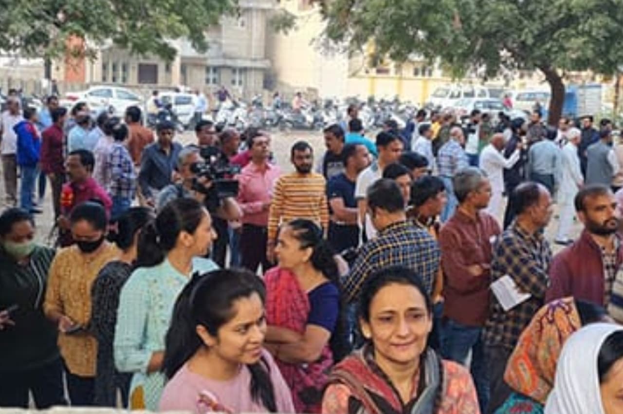 Gujarat Election 2022: पहले चरण में 60 फीसदी से ज्यादा मतदान, नर्मदा जिले में सबसे ज्यादा वोटिंग