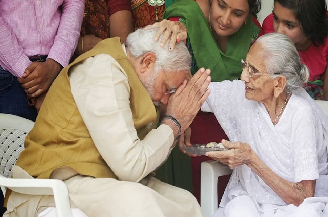 Heeraba Modi death: पीएम मोदी के साथ सार्वजनिक कार्यक्रमों में क्यों नहीं दिखती थीं मां हीराबेन? सिर्फ ये दो पल रहे खास