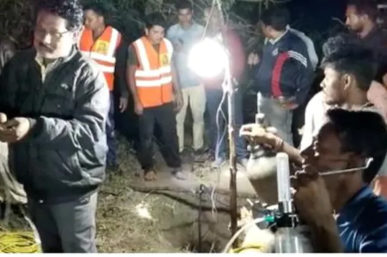 MP: चार दिन बाद भी नहीं निकल पाया बोरवेल में फंसा मासूम, मंत्री बोले- रेस्क्यू की प्लानिंग में देरी हुई