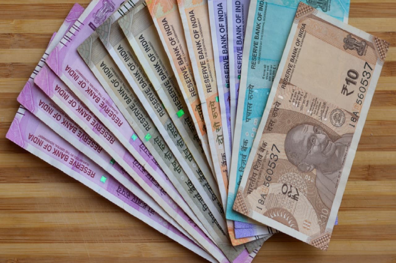 Young People Savings: युवा वयस्कों के लिए पैसे बचाने के ये 5 उपाय