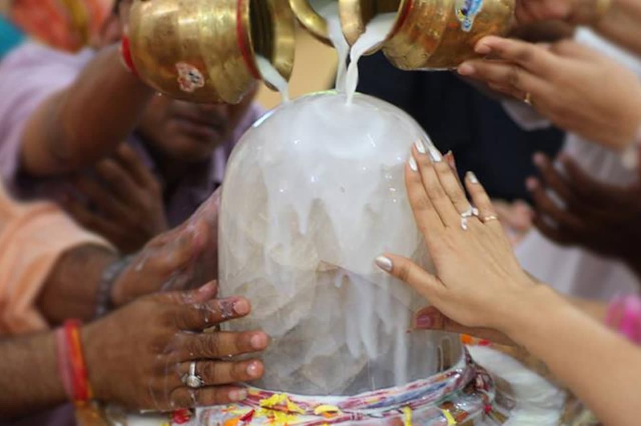 Mahashivratri 2023: शिवरात्रि को रात में करें शिवलिंग का अभिषेक, पूरे होंगे सभी मनोरथ