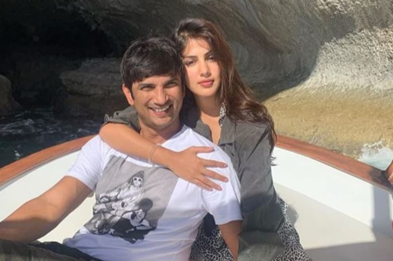 Sushant Singh Rajput death case: रिया चक्रवर्ती ने सुशांत को लेकर किया पोस्ट, फिर तुरंत किया डिलीट