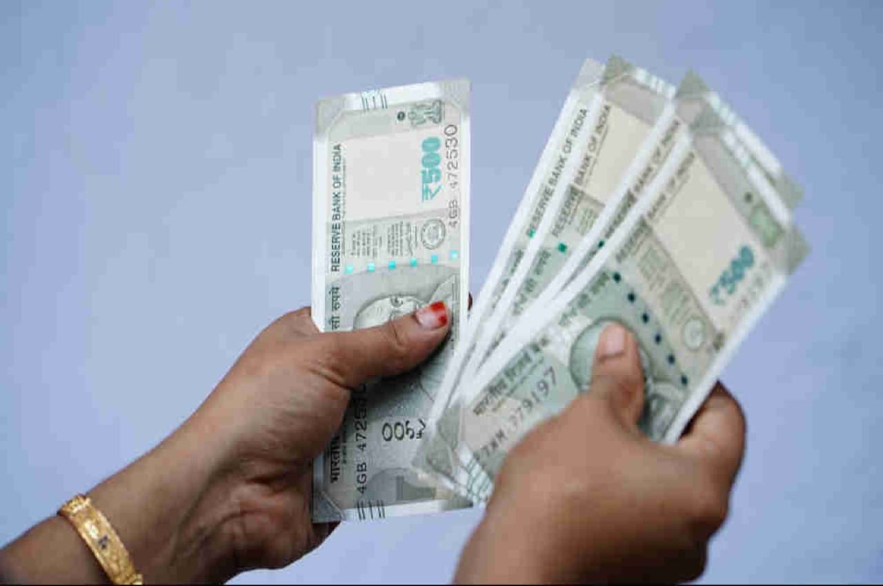 Good news for senior citizens: सरकार ने इन योजनाओं पर बढ़ाई ब्याज, वरिष्ठ नागरिकों की आई मौज