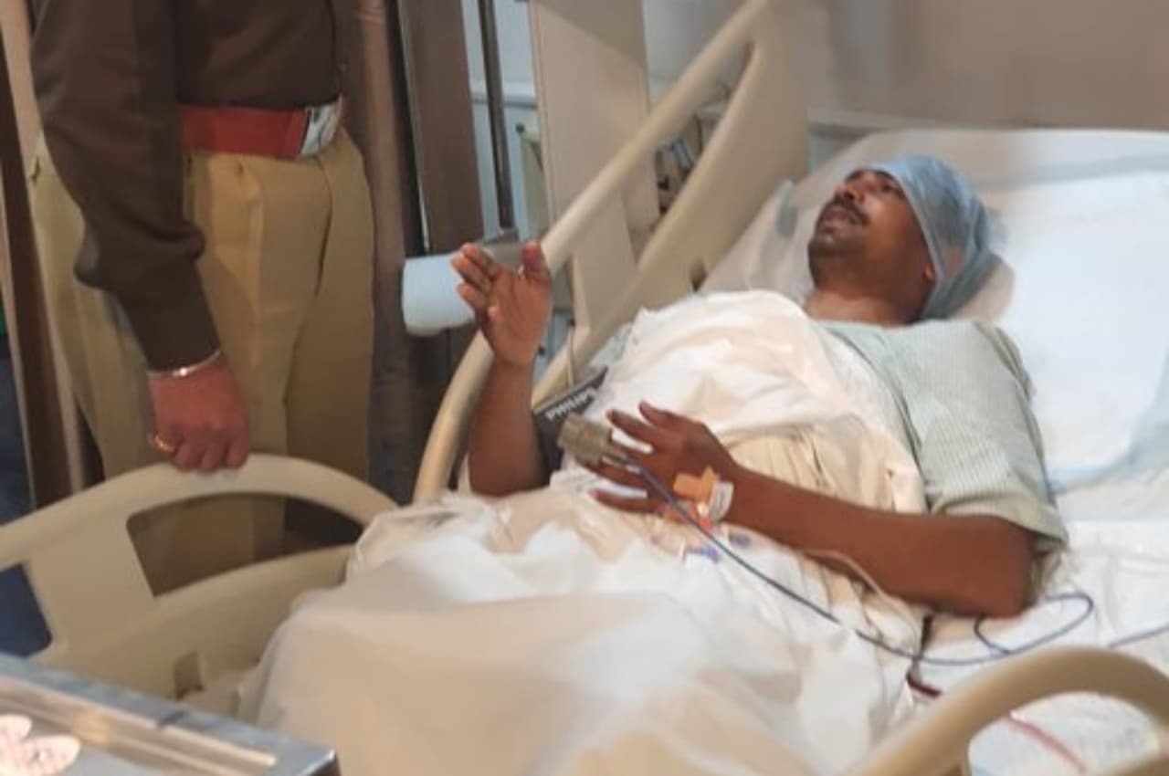झगड़े की कॉल पर पहुंचे दिल्ली पुलिस हेड कांस्टेबल पर चाकू से हमला