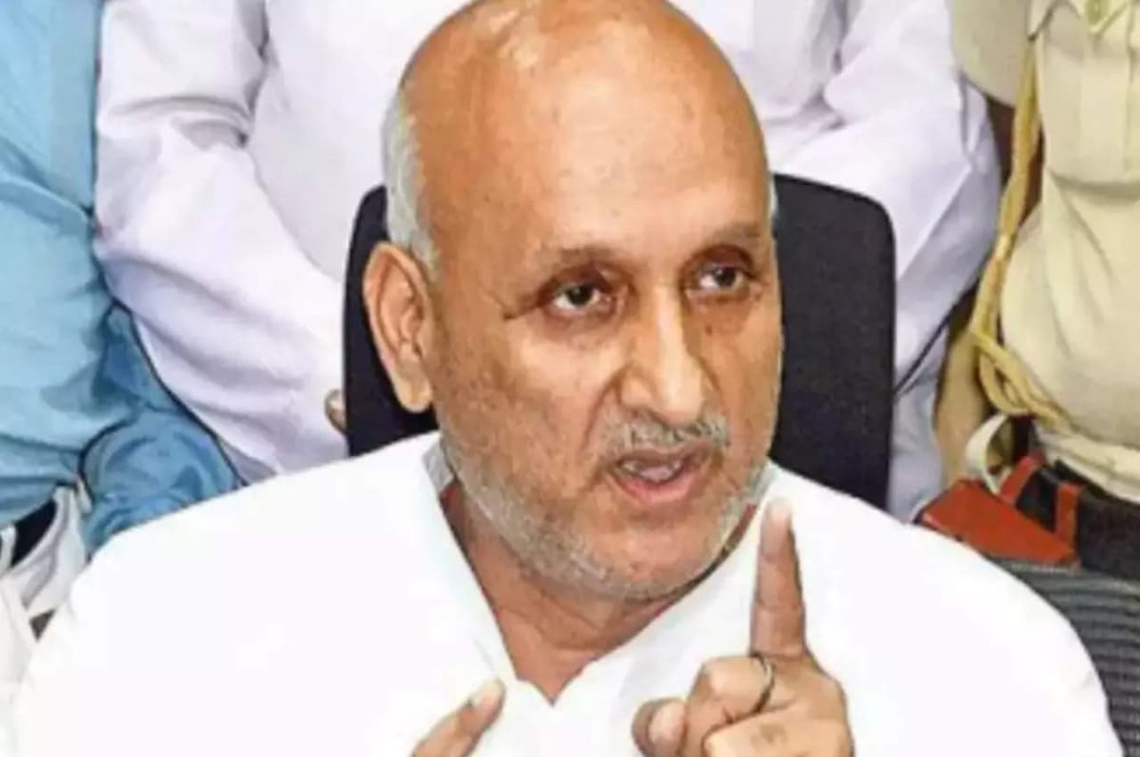 बिहार के शिक्षा मंत्री का विवादित बयान, कहा- 'रामचरितमानस नफरत फैलाने वाला ग्रंथ'