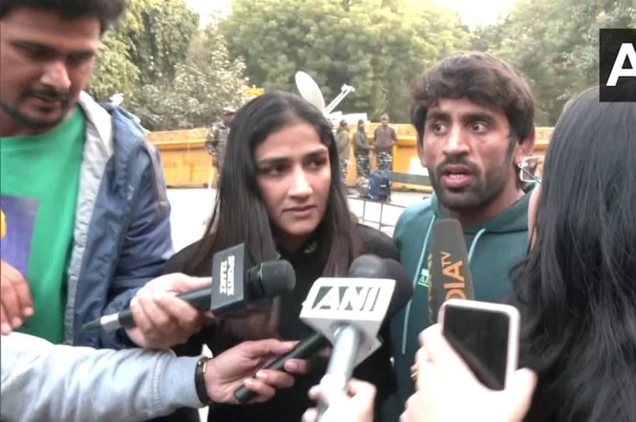 Wrestlers Protest: एक्शन मोड में खेल मंत्रालय, पहलवानों के आरोपों पर WFI को 72 घंटे की मोहलत
