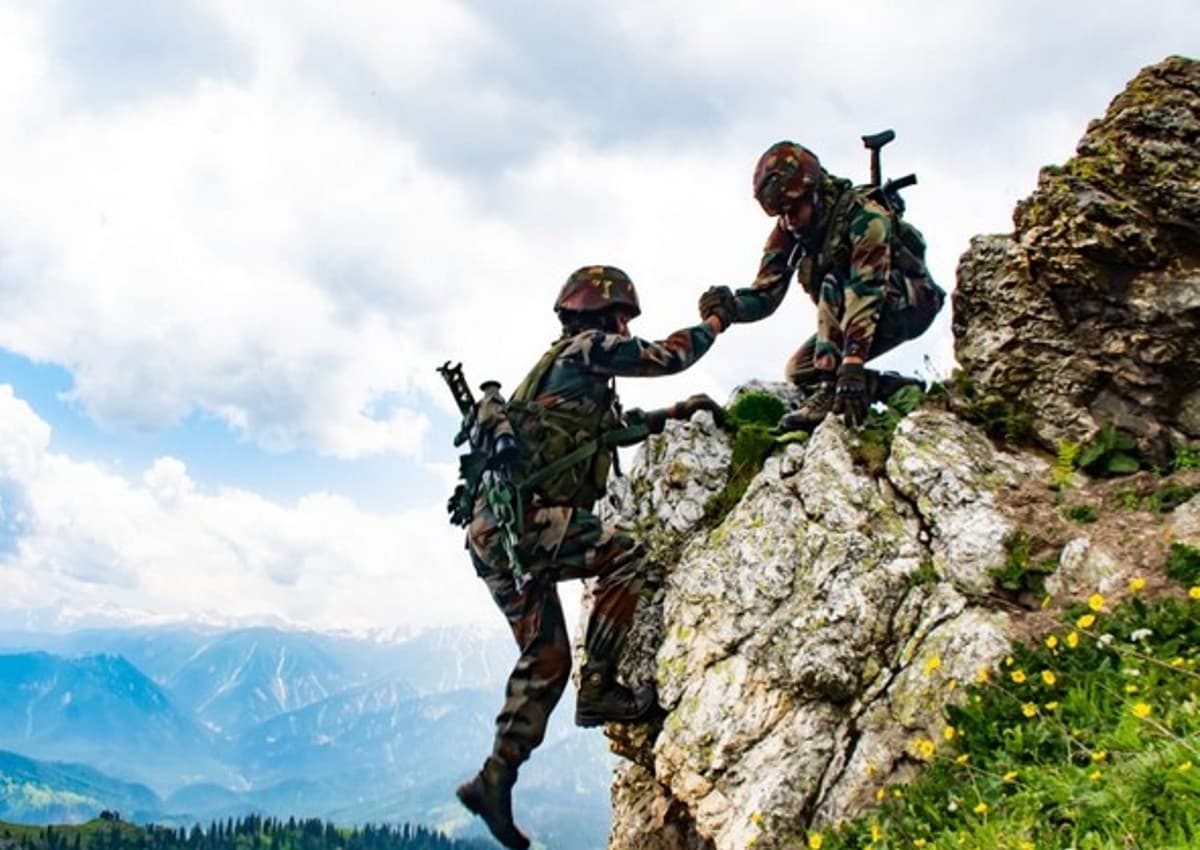 Army Day पर राष्ट्रपति मुर्मू, PM मोदी ने दी बधाई, मल्लिकार्जुन खड़गे बोले- सैनिकों के साहस के हम ऋणी रहेंगे