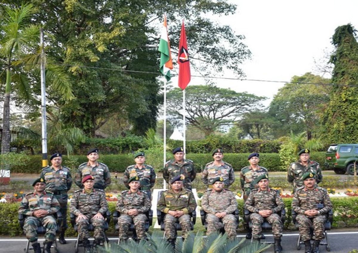 Arunachal Pradesh: सेना प्रमुख जनरल मनोज पांडे पहुंचे LAC, कड़ी चौकसी के लिए जवानों को सराहा