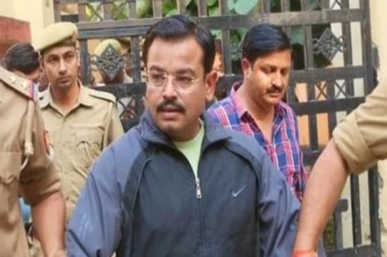 Ashish Mishra: जमानत आदेश के बाद रिहा हुए आशीष मिश्रा, जेल अधिकारियों ने इस गेट से निकाला बाहर