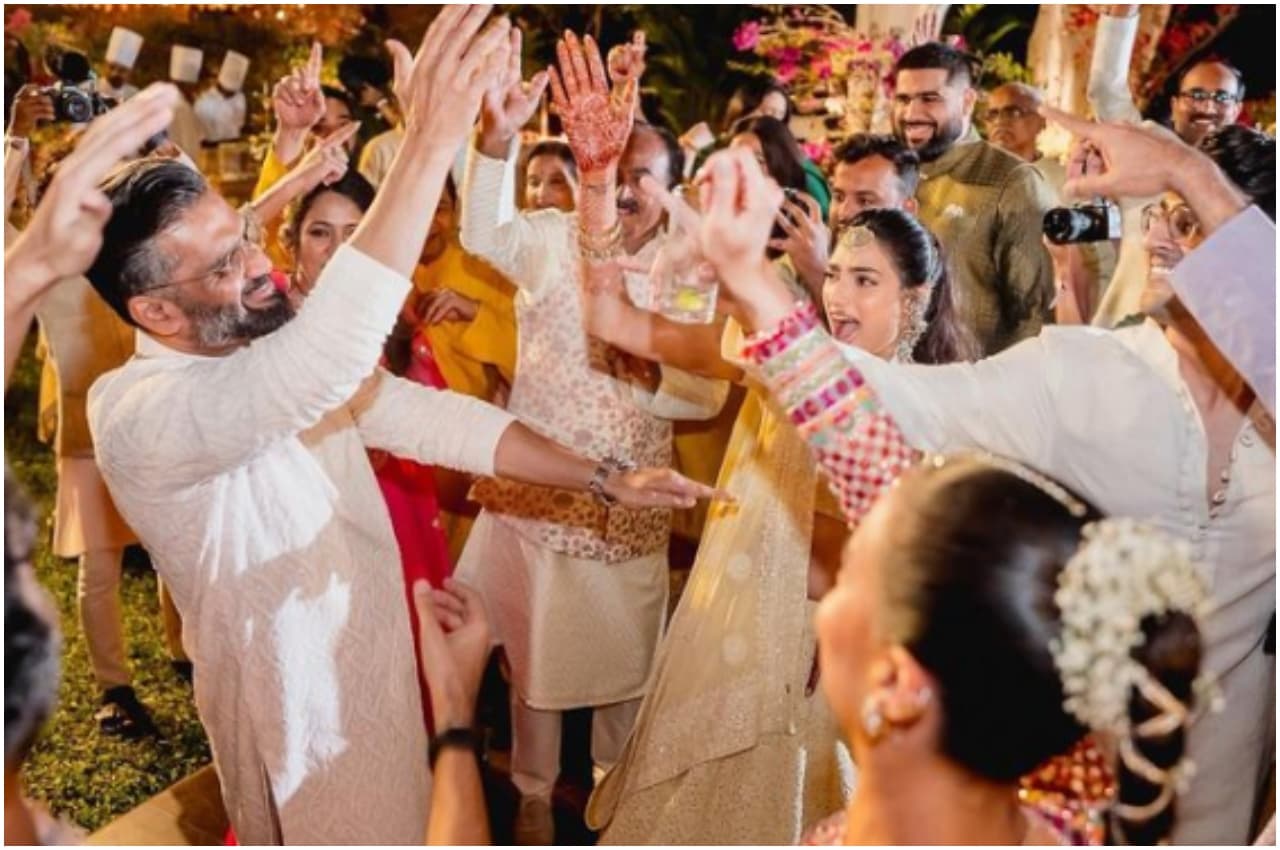 Athiya Shetty-KL Rahul wedding Photos: केएल राहुल-अथिया की शादी की अनदेखी फोटोज आई सामने, पिता सुनील शेट्टी ने भी दिया रिएक्शन