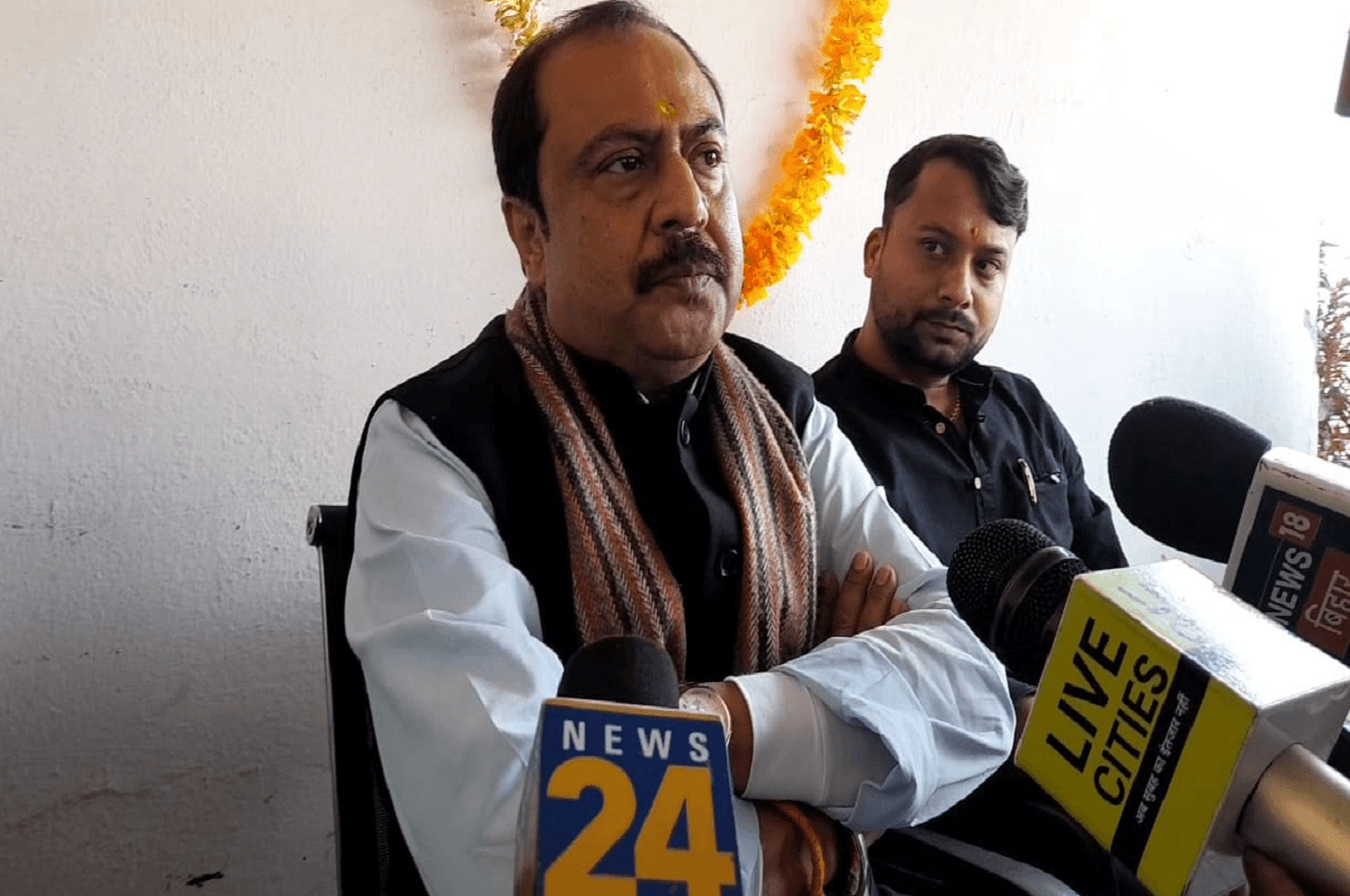 Bihar Hindi News: राज्यसभा सांसद विवेक ठाकुर ने महागठबंधन पर साधा निशाना, कहा- नीतीश कुमार डरे हुए मुख्यमंत्री