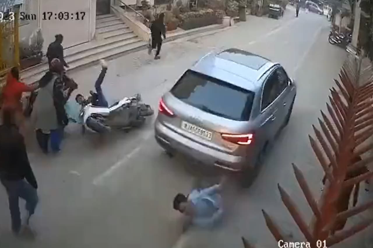 Viral Video: ऑडी कार ने कुचला सिक्योरिटी गार्ड, जांच हुई तो निकला कुछ अलग ही मामला, उड़ जाएंगे होश