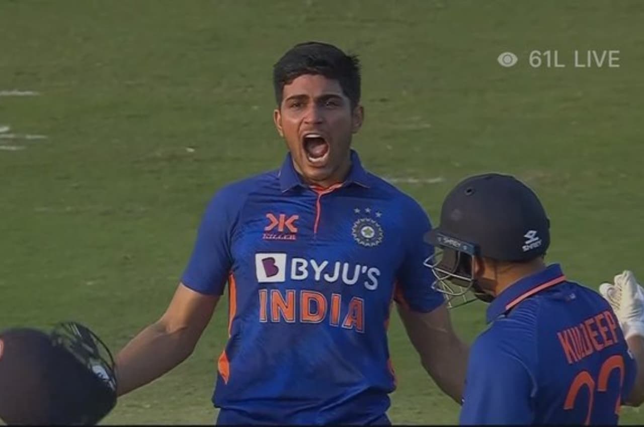 IND vs NZ: शुभमन गिल के गर्जन से हिला हैदराबाद, 208 रन ठोक रोहित-ईशान से निकले आगे