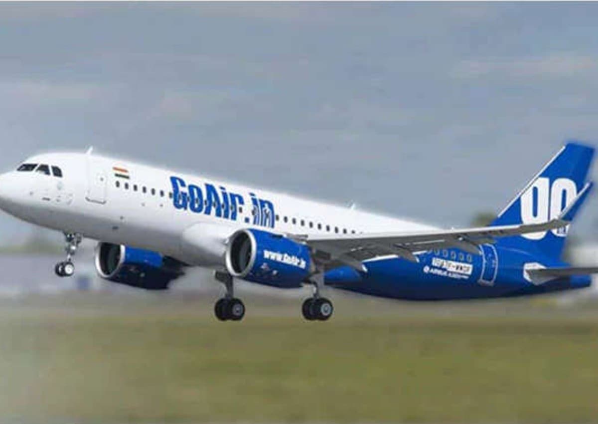 GoFirst Flight: 50 यात्रियों को एयरपोर्ट पर छोड़ गई गो फर्स्ट की फ्लाइट, DGCA ने मांगी रिपोर्ट