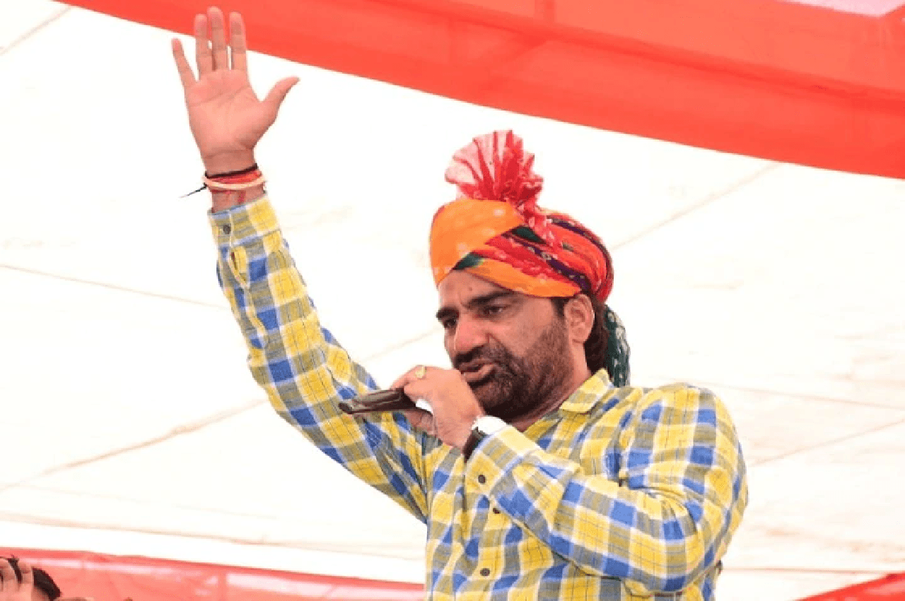 Barmer News: सांसद बेनीवाल ने कांग्रेस के इस नेता पर दे दिया ये बड़ा बयान, जानें.......