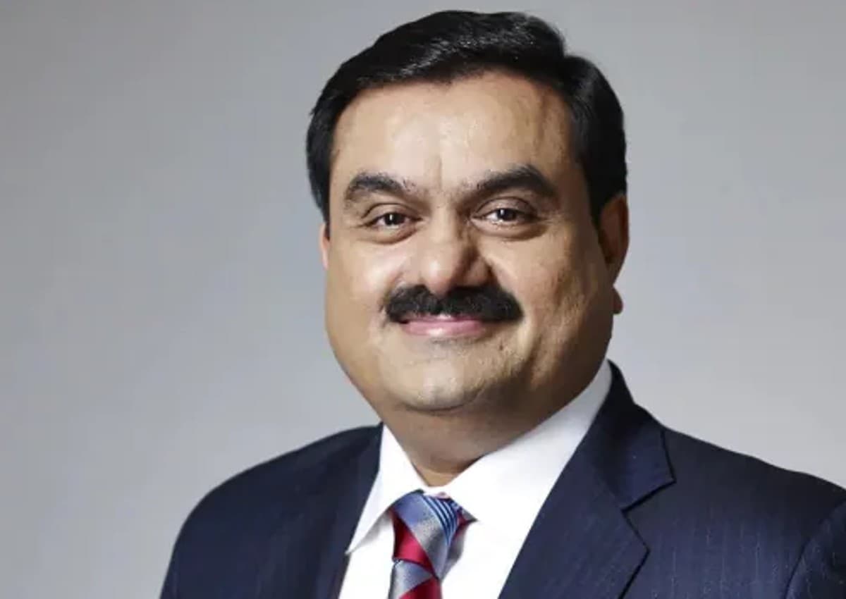 Hindenburg Report: हिंडनबर्ग को अडानी ग्रुप ने दिया 413 पन्नों का जवाब, रिपोर्ट को बताया भारत पर हमला