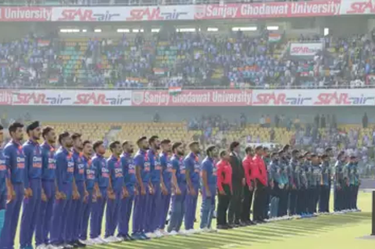 IND vs SL: श्रीलंका ने टॉस जीता, पहले बल्लेबाजी का फैसला, चहल की जगह कुलदीप को मौका