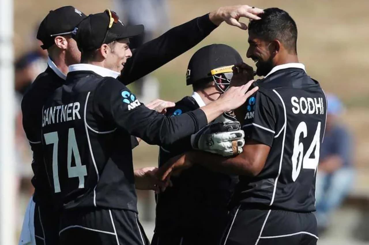 IND vs NZ: टीम इंडिया के बाद न्यूजीलैंड को झटका, स्टार खिलाड़ियों के बाद ये स्पिनर भी बाहर