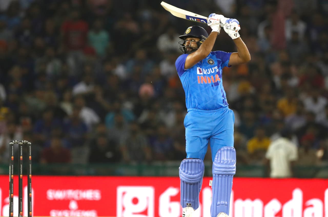 IND vs NZ: महज इतने छक्के और मार देते रोहित शर्मा...तोड़ डालते जयसूर्या का रिकॉर्ड