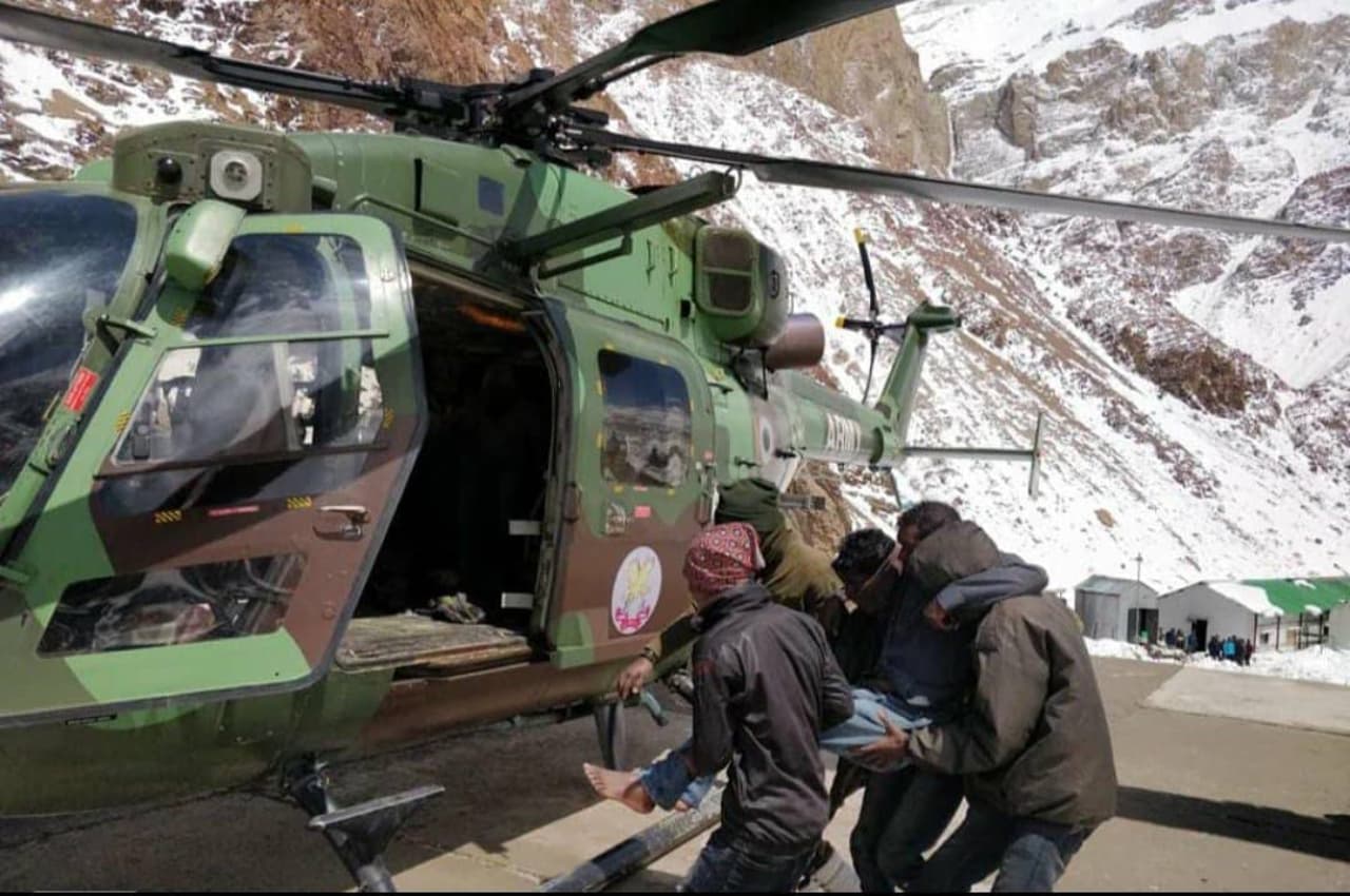Joshimath Sinking: अलर्ट मोड पर Indian Army, जोशीमठ में हेलिकॉप्टर के साथ किया अभ्यास, जानें पूरा प्लान