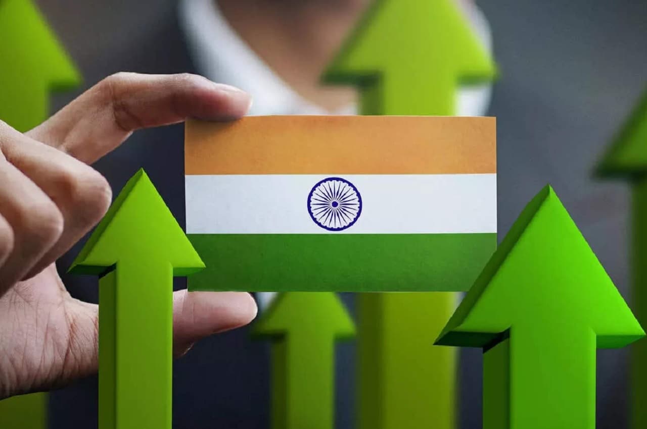 Crisil: भले ही चुनौतियां हजार, भारत की अर्थव्यवस्था पर भरोसा बरकरार, 6.5% से दौड़ेगी GDP