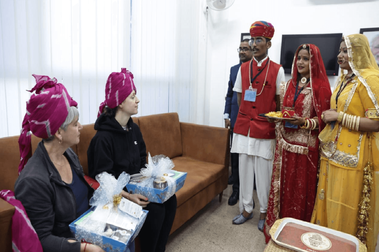 Jodhpur: जोधपुर पहुंचना शुरू हुए G-20 शेरपा, लोक कलाकारों ने परंपरागत तरीके से किया स्वागत