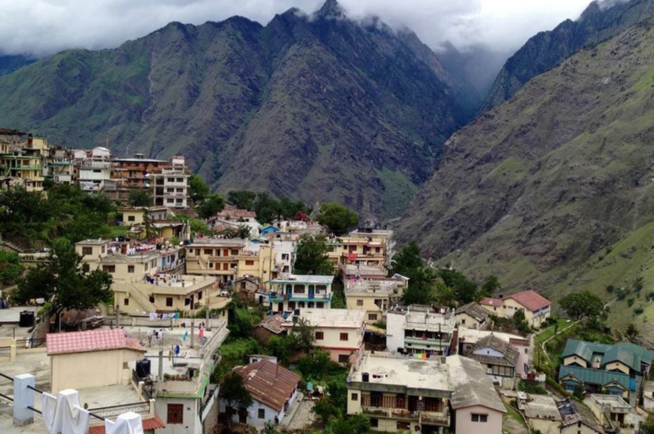 Sinking Joshimath: डूबते जोशीमठ को बचाने के लिए PMO में हाईलेवल मीटिंग, विपक्ष भी बोला- हम आपके साथ हैं