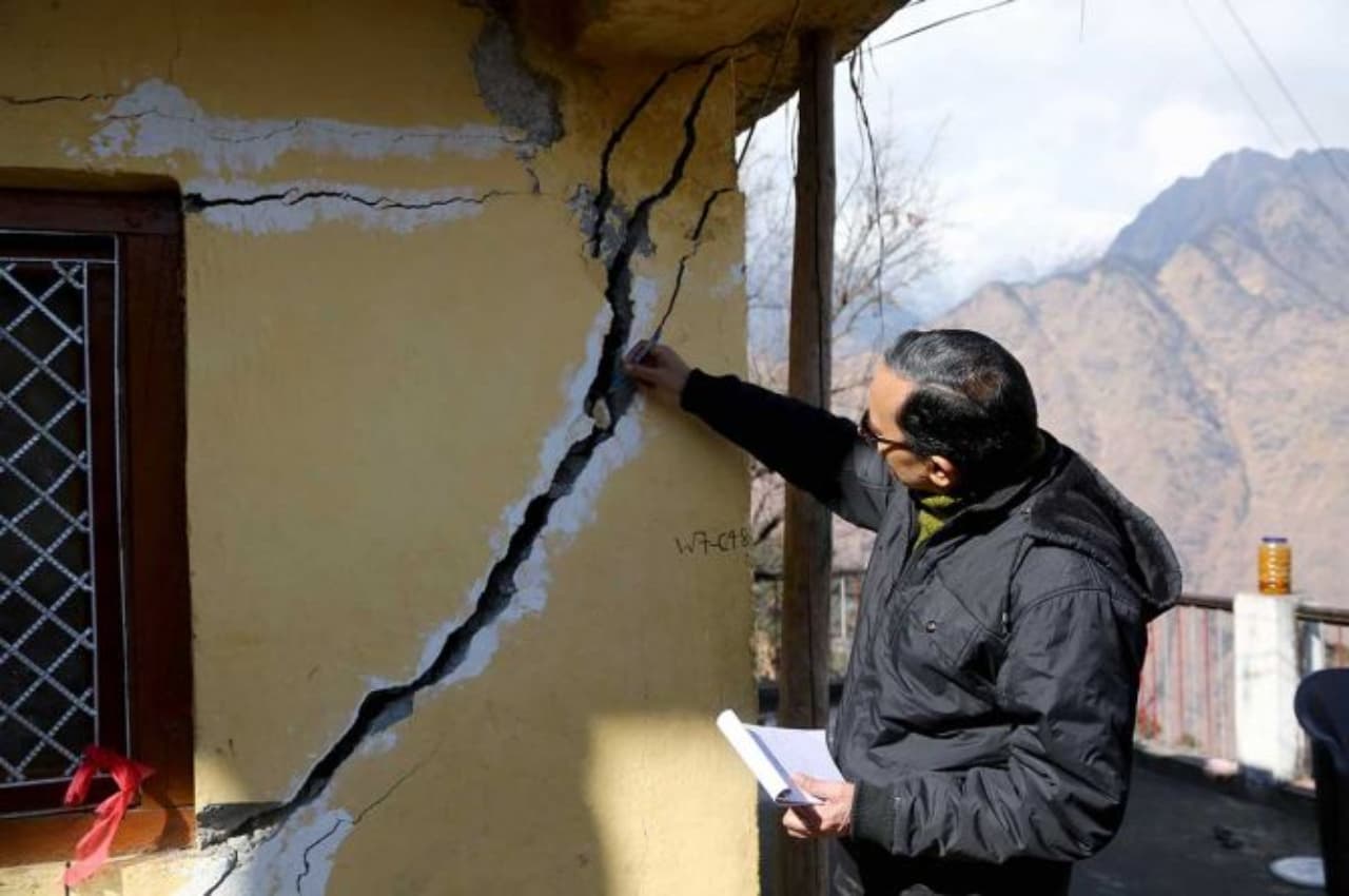 Joshimath Sinking: केंद्र-राज्य सरकार की सभी एजेंसियों ने जोशीमठ में शुरू किया रिसर्च, अब सामने आएगा बड़ा कारण