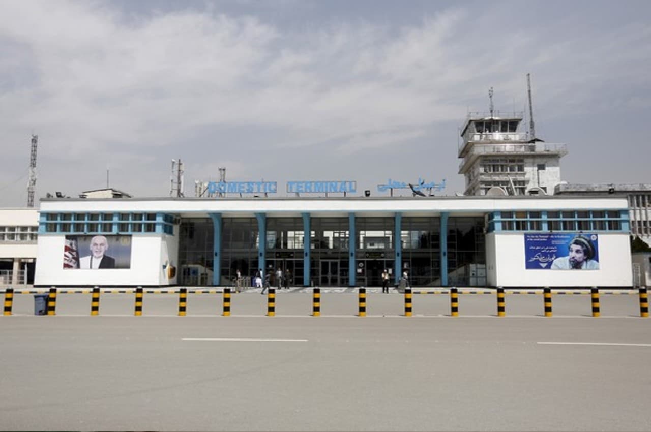 Kabul Blast: काबुल में मिलिट्री एयरपोर्ट पर जोरदार धमाका, कई लोगों के मरने की आशंका