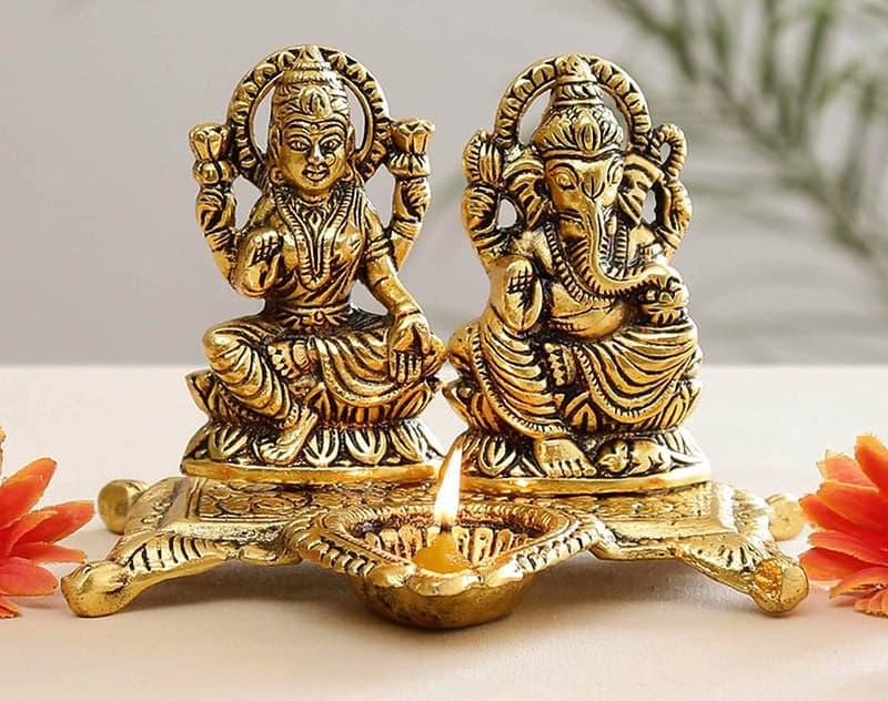 Ganesh Ji Ke Upay: गणेशजी के ये 3 मंत्र बदलेंगे आपकी ग्रहदशा, हर जगह मिलेगी कामयाबी