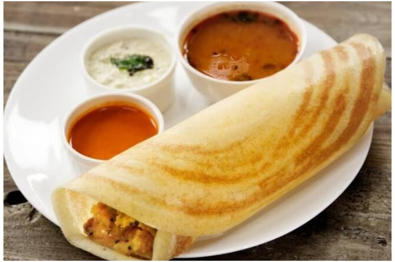 Makhana Dosa Recipe: सर्दियों में लें मखाने से बने डोसे का लुत्फ, स्वाद भी मिलेगा और सेहत भी बनेगी