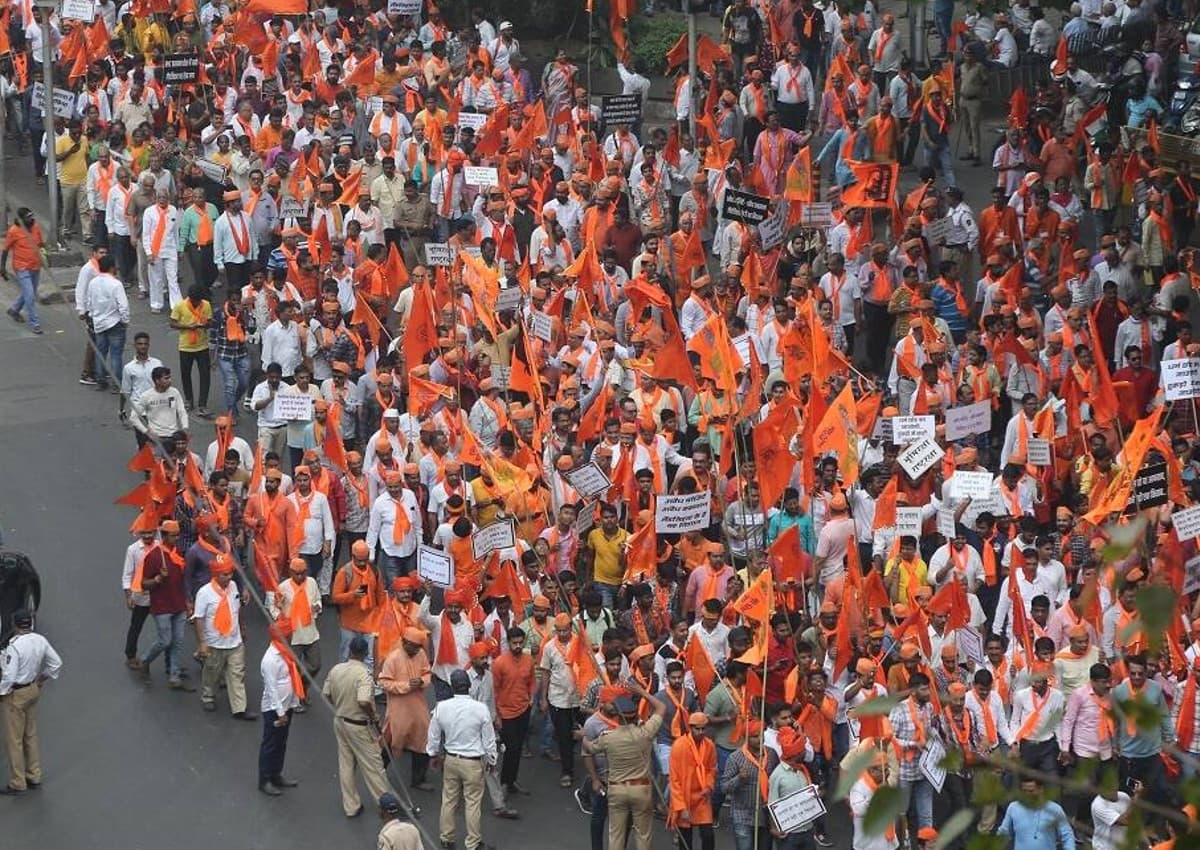 March Against Love Jihad: मुंबई में हजारों लोगों ने 'लव जिहाद' के खिलाफ निकाला मार्च, धर्मांतरण विरोधी कानून की मांग की