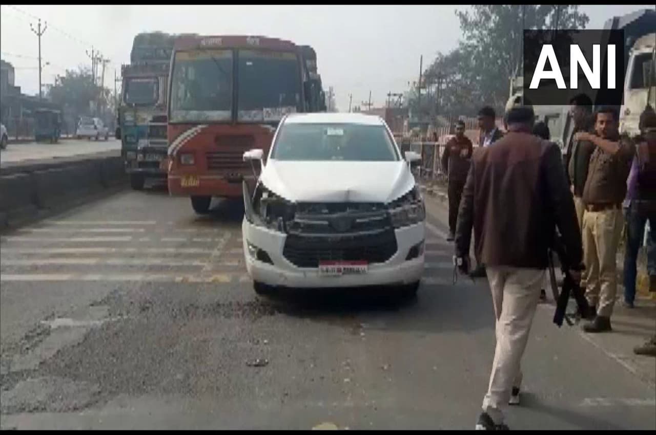 UP Minister Accident: लखनऊ से देवरिया जा रहे कारागार मंत्री की कार से टकराई ट्रैक्टर-ट्रॉली, बड़ा हादसा टला