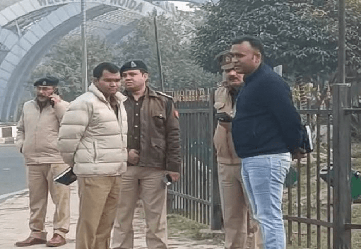 Noida: टक्कर के बाद फूड डिलीवरी बॉय को 500 मीटर तक घसीटा, लाश छोड़ कर भागा कार चालक