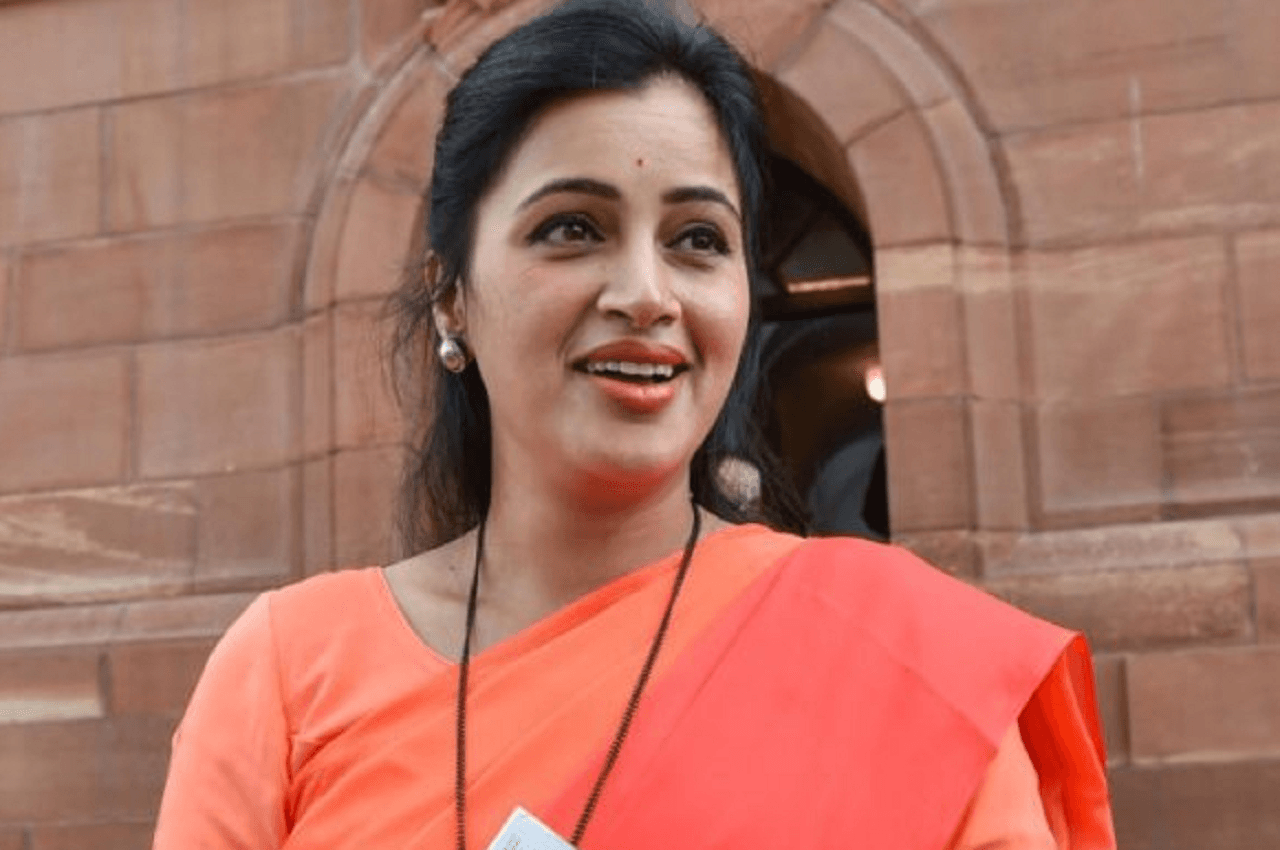 'जो राम, हनुमान का नहीं वो किसी काम का नहीं', नवनीत राणा बोलीं- भोलेनाथ ने उद्धव ठाकरे को सुंदर प्रसाद दिया है