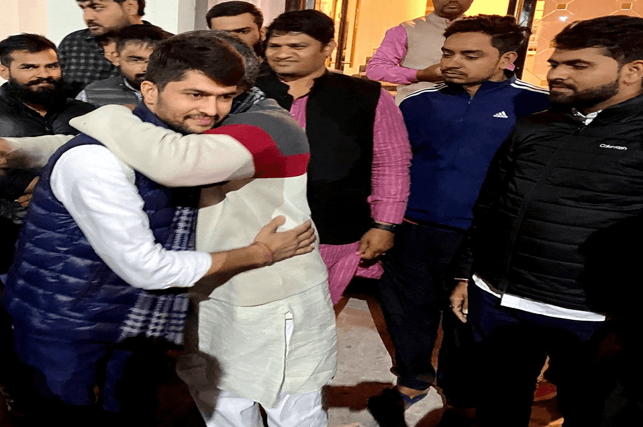 Nirmal Choudhary: मोदी के मंत्री ने थप्पड़ खाने वाले इस छात्रसंघ अध्यक्ष को क्याें लगाया गले? जानें...