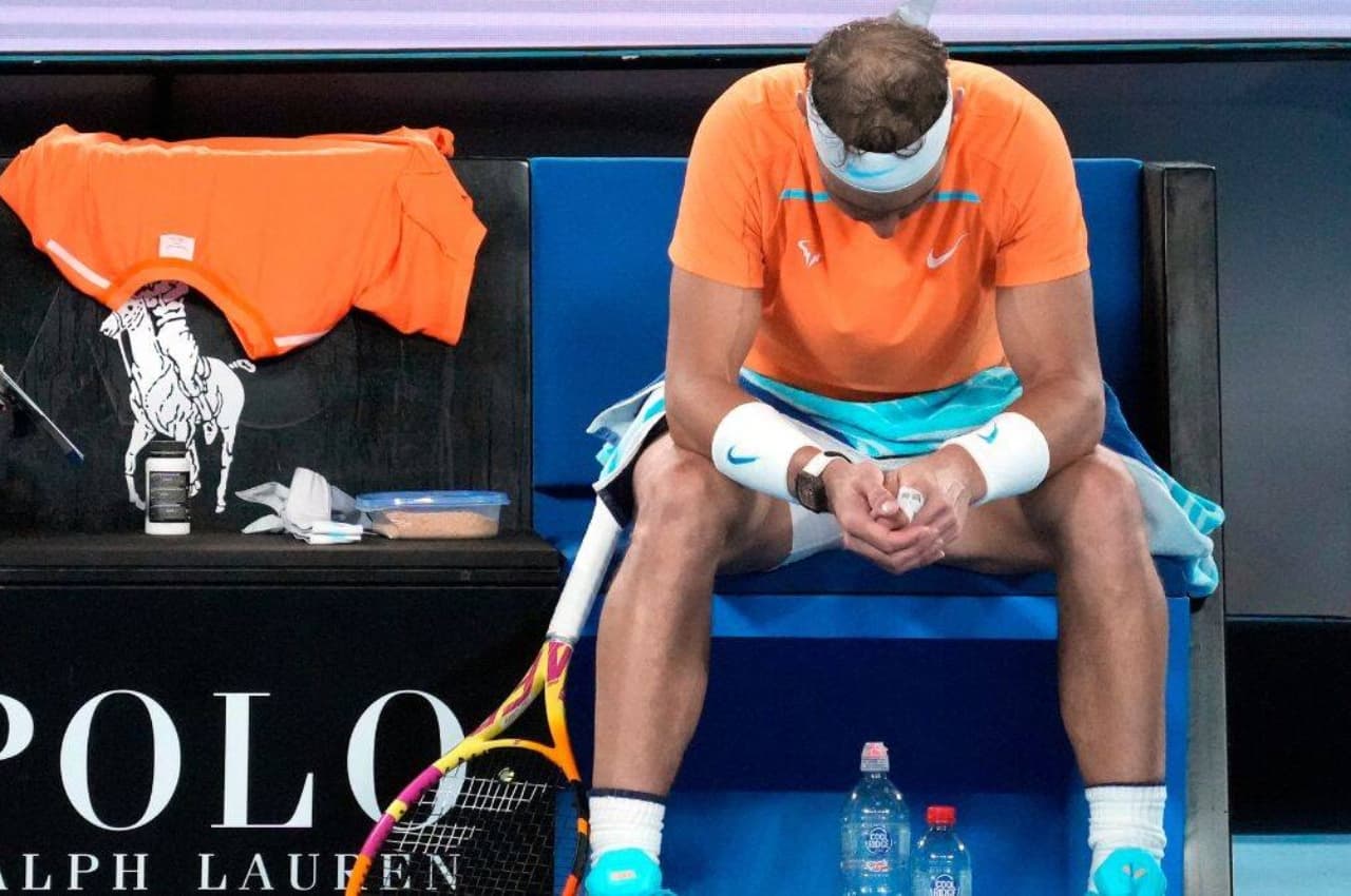 Australian Open: चोट के कारण दूसरे दौर से बाहर हुए राफेल नडाल, सीधे सेटों में हार गए