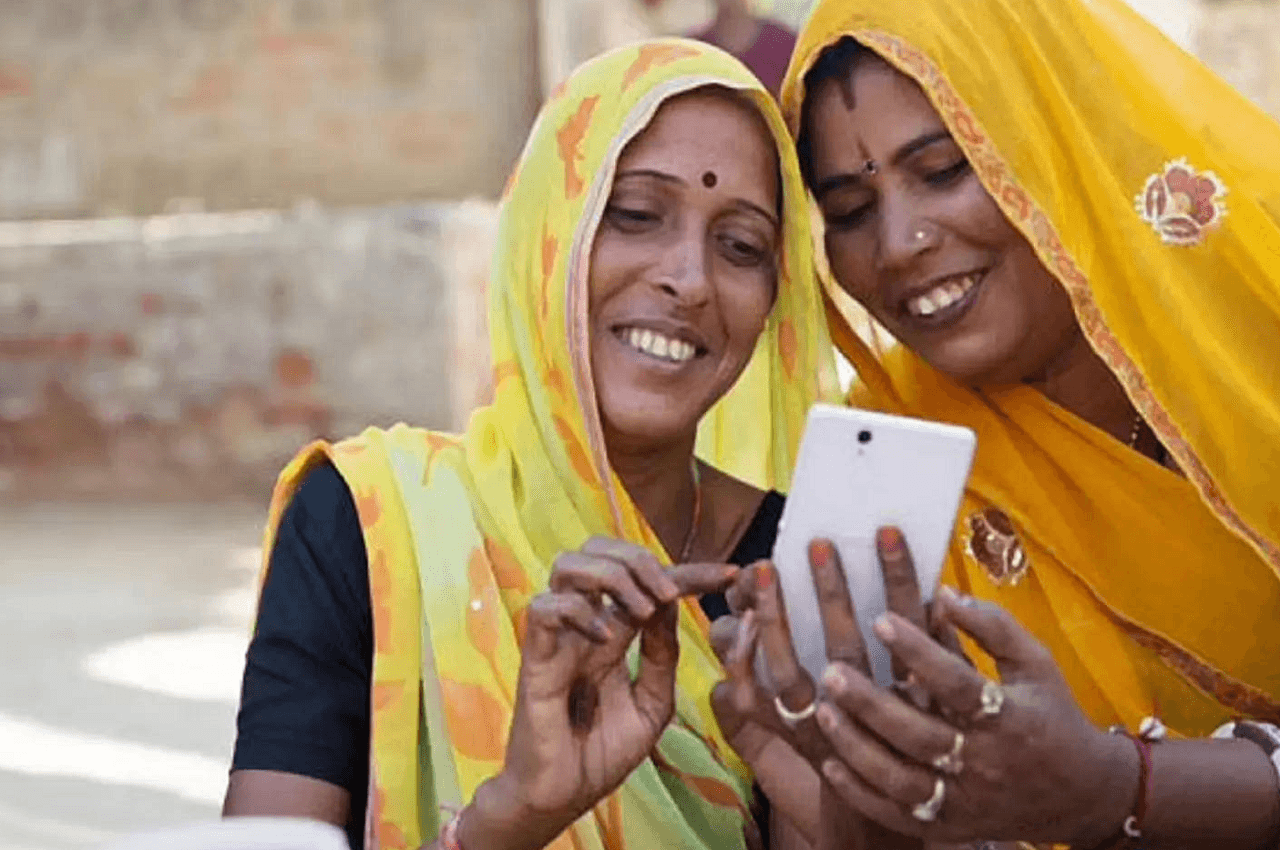 Rajasthan Assembly Budget 2023: प्रभारी मंत्रियों का दौरा- जनता पूछ रही है कि अब तक उन्हें स्मार्टफोन क्यों नहीं मिला?
