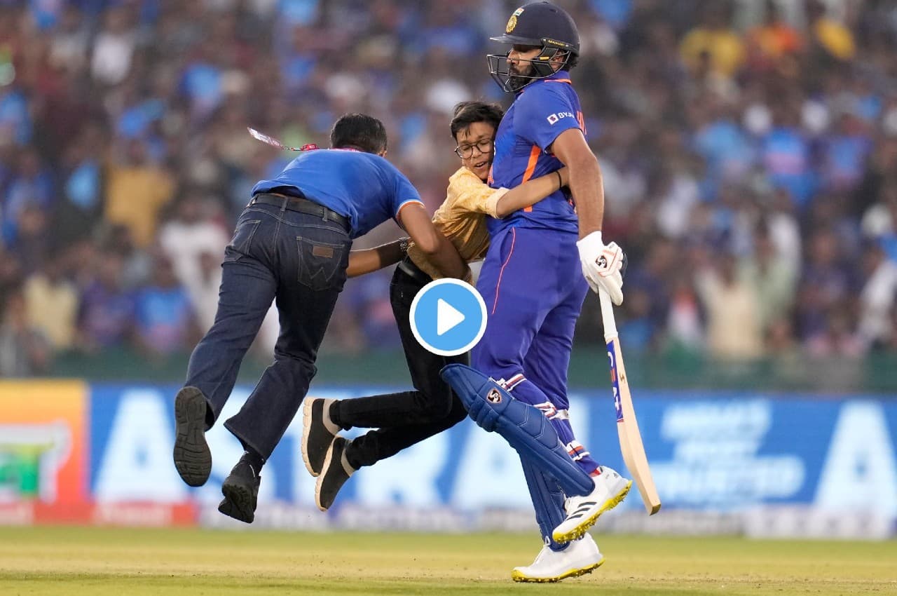 IND vs NZ: रोहित शर्मा की दीवानगी, ग्राउंड में दौड़ लगाता पहुंचा बच्चा, हिटमैन को लगाया गले, देखें video