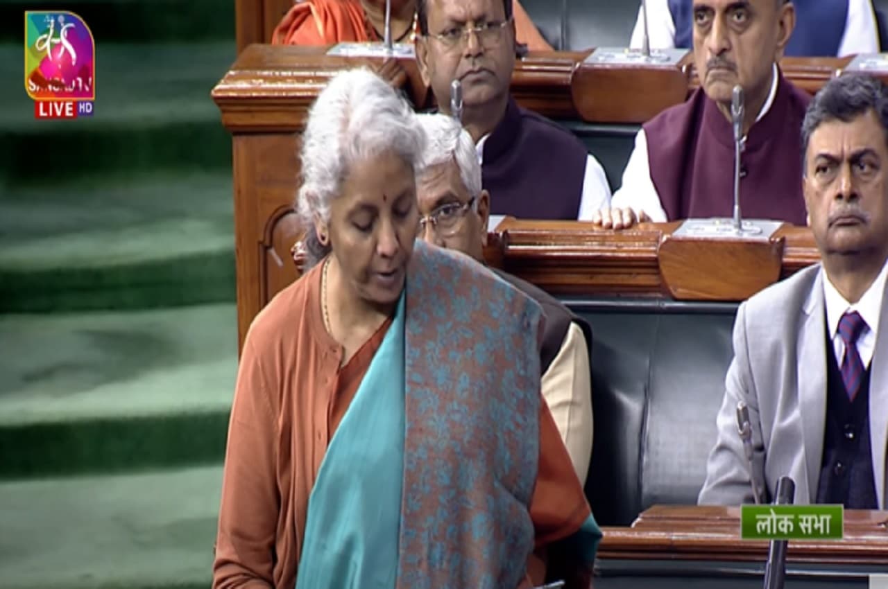 Economic Survey 2023: वित्त मंत्री निर्मला सीतारमण ने संसद में आर्थिक सर्वेक्षण 2022-23 पेश किया, जानिए- क्या हैं इसके मायने