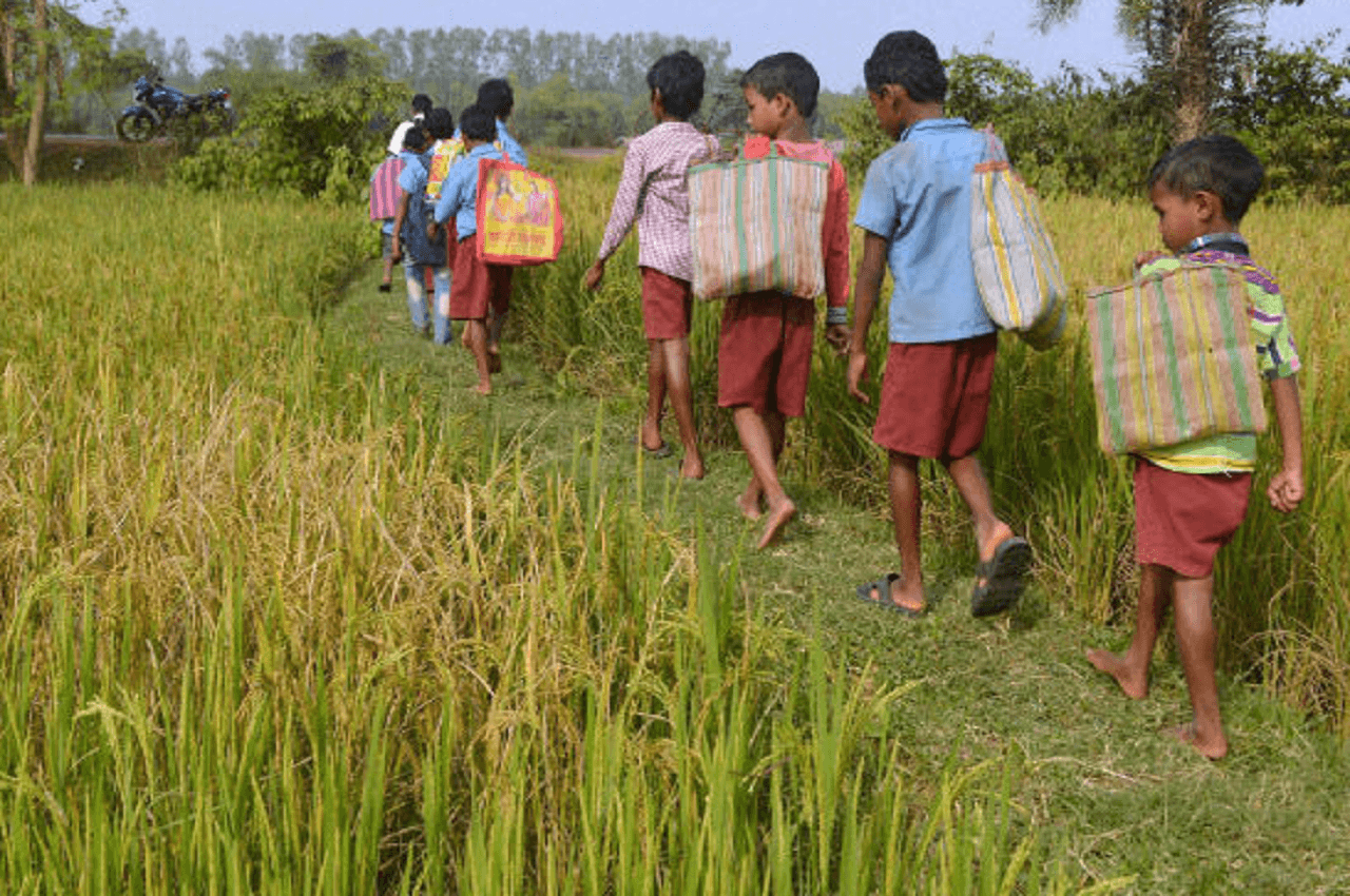 Jharkhand Hindi News: हेमंत सरकार ने की खास पहल- अब स्कूलों से ऐसे जुड़ेंगे सभी बच्चे, जानें...